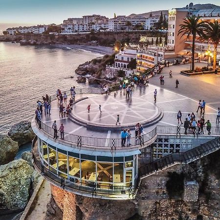 Loft Moderno Y Acogedor Centrico Y Silecioso Lägenhet Nerja Exteriör bild