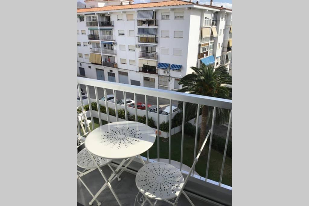 Loft Moderno Y Acogedor Centrico Y Silecioso Lägenhet Nerja Exteriör bild